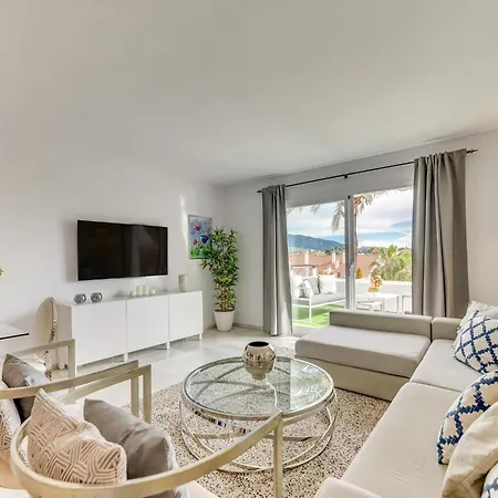 Jardines 16 Beautiful Family Apartment Marbella